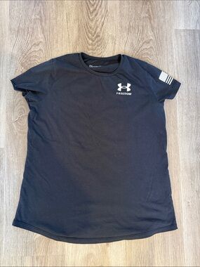 Under Armour Black Freedom Logo Athletic Loose Fit Tee Boys Large